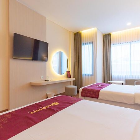 Reddoorz Premium Near Paris Van Java Mall Bandung Buitenkant foto