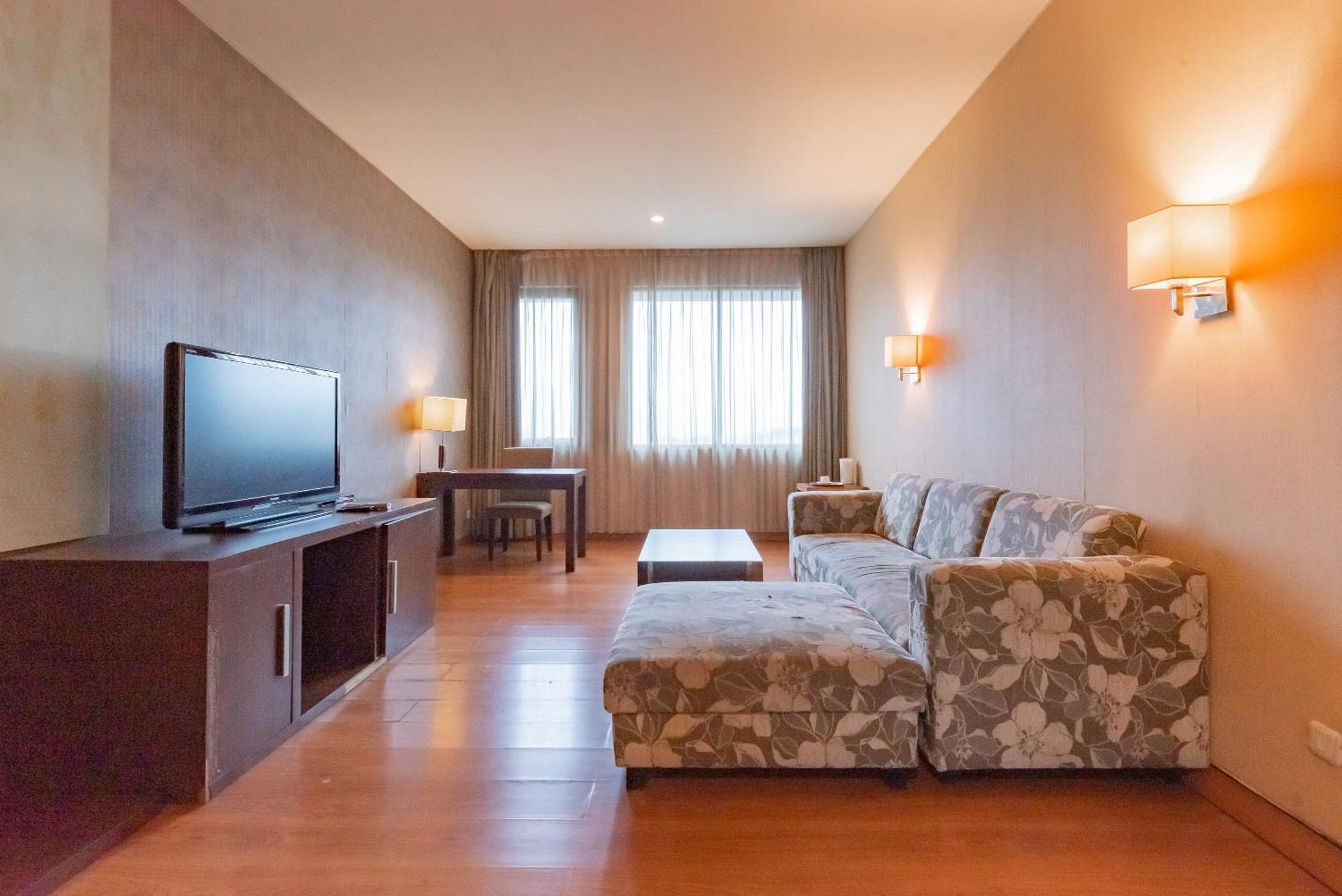 Reddoorz Premium Near Paris Van Java Mall Bandung Buitenkant foto