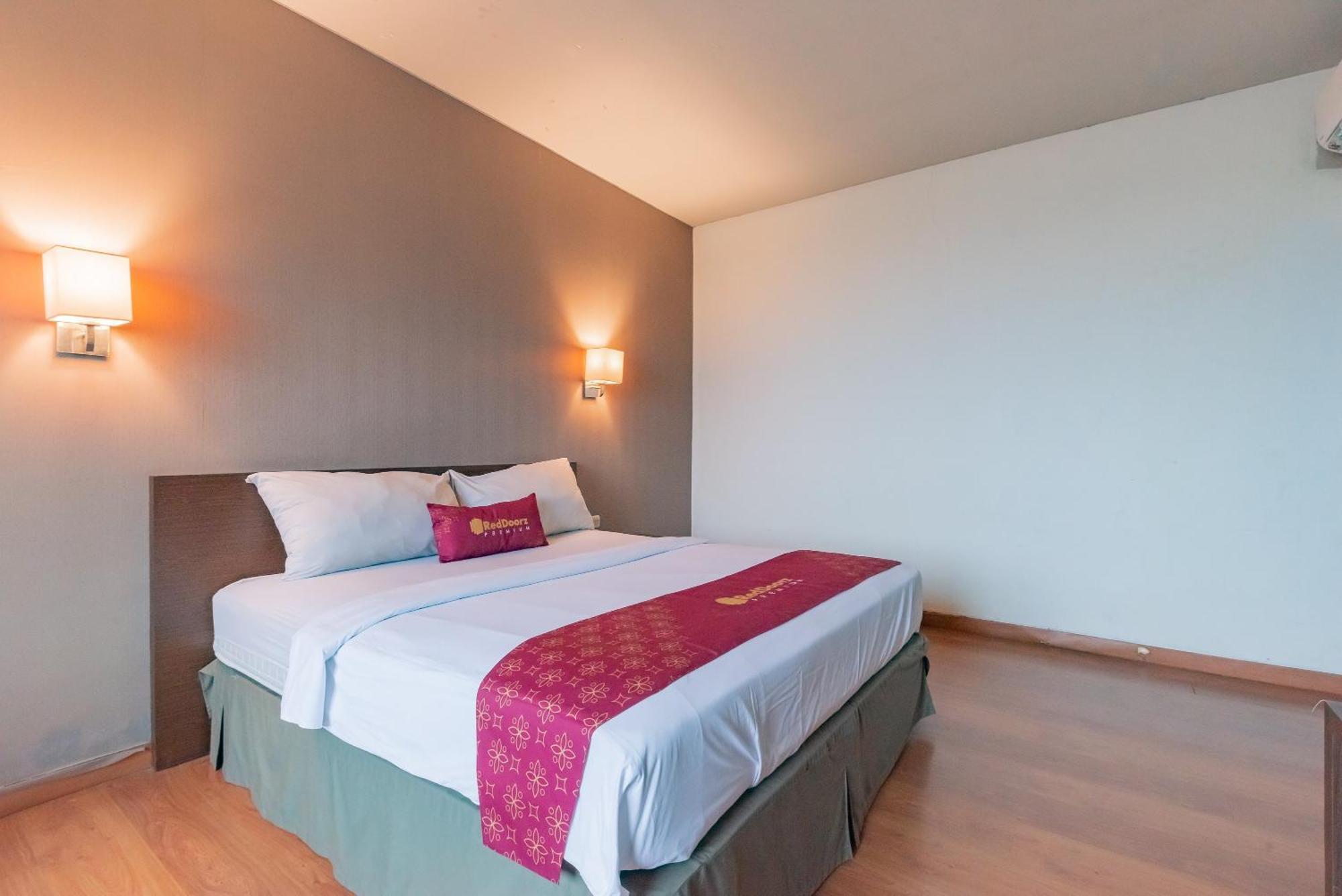 Reddoorz Premium Near Paris Van Java Mall Bandung Buitenkant foto
