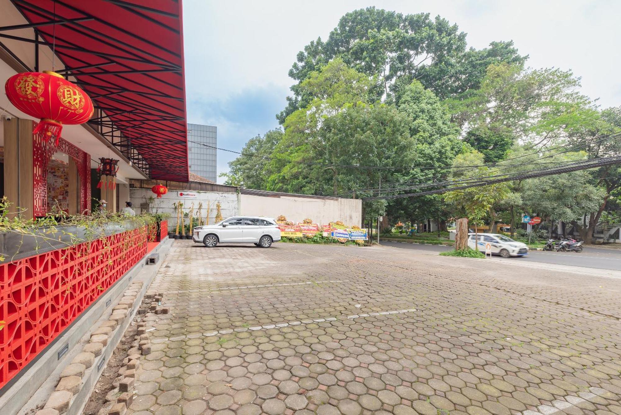 Reddoorz Premium Near Paris Van Java Mall Bandung Buitenkant foto