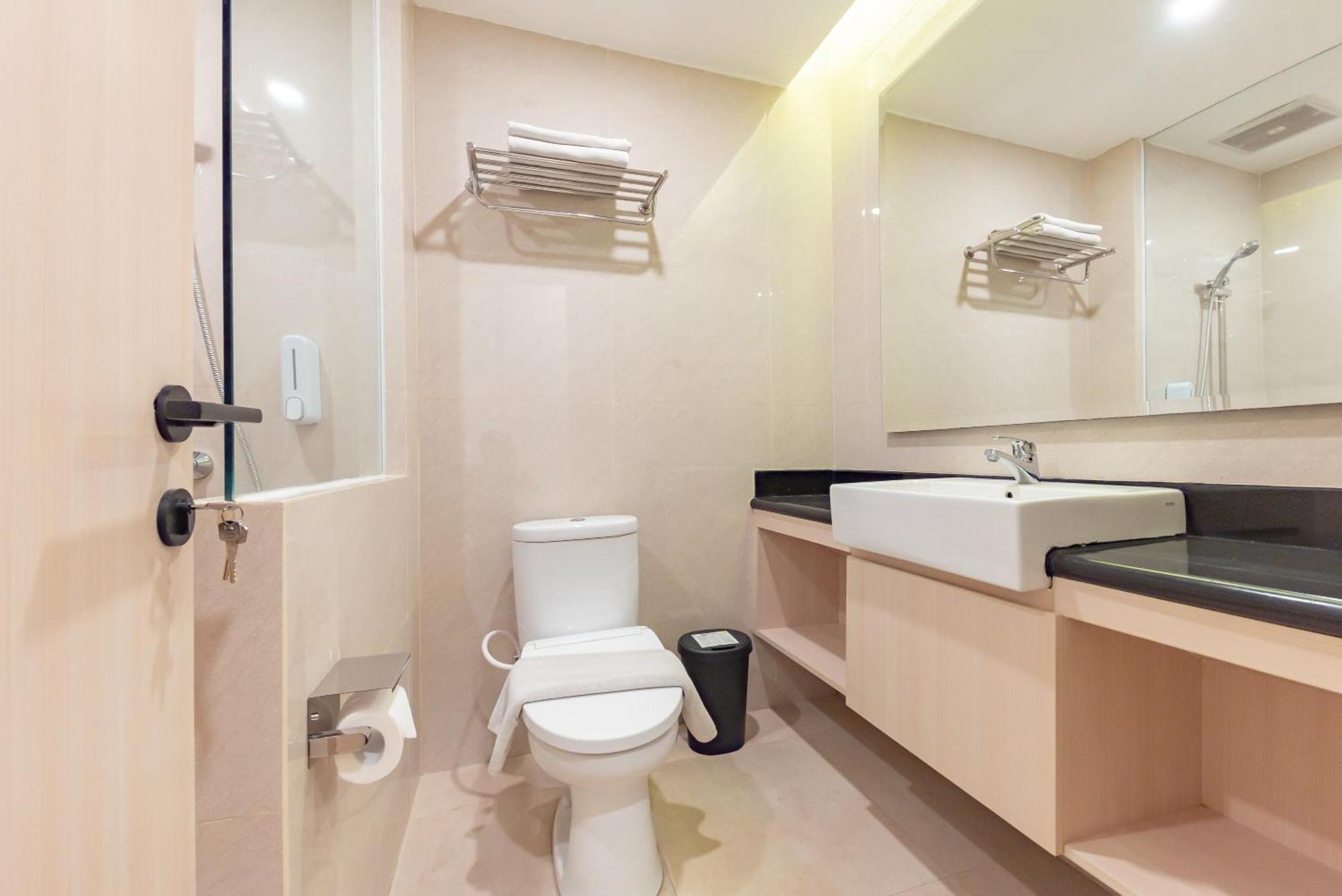 Reddoorz Premium Near Paris Van Java Mall Bandung Buitenkant foto
